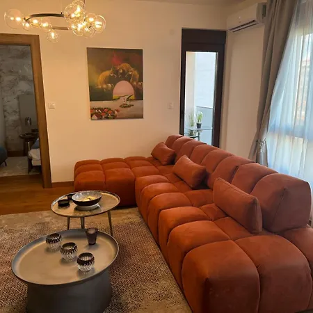 Lux Kg 2 Apartman *