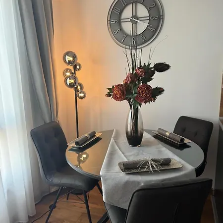 Lux Kg 2 Apartamento *